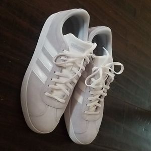 Adidas sports shoe size 8.5